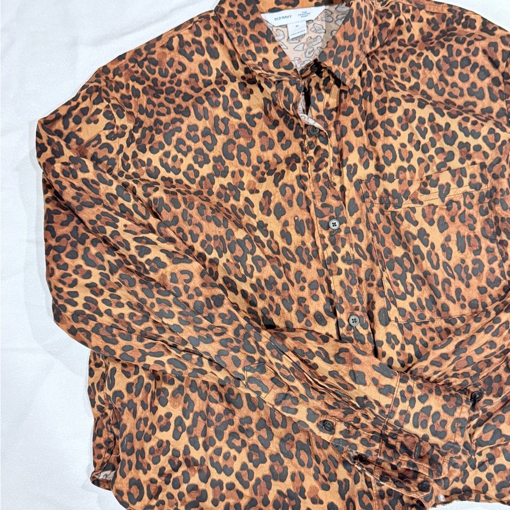 Leopard Print Button-Up Women's Top - Picture 5 of 5